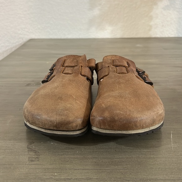 Birkies Leather Unisex Clogs - Picture 2 of 11